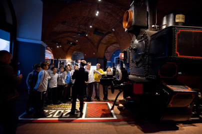 Команда Академии 2006 на экскурсии в музее железных дорог