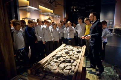 Команда Академии 2006 на экскурсии в музее железных дорог