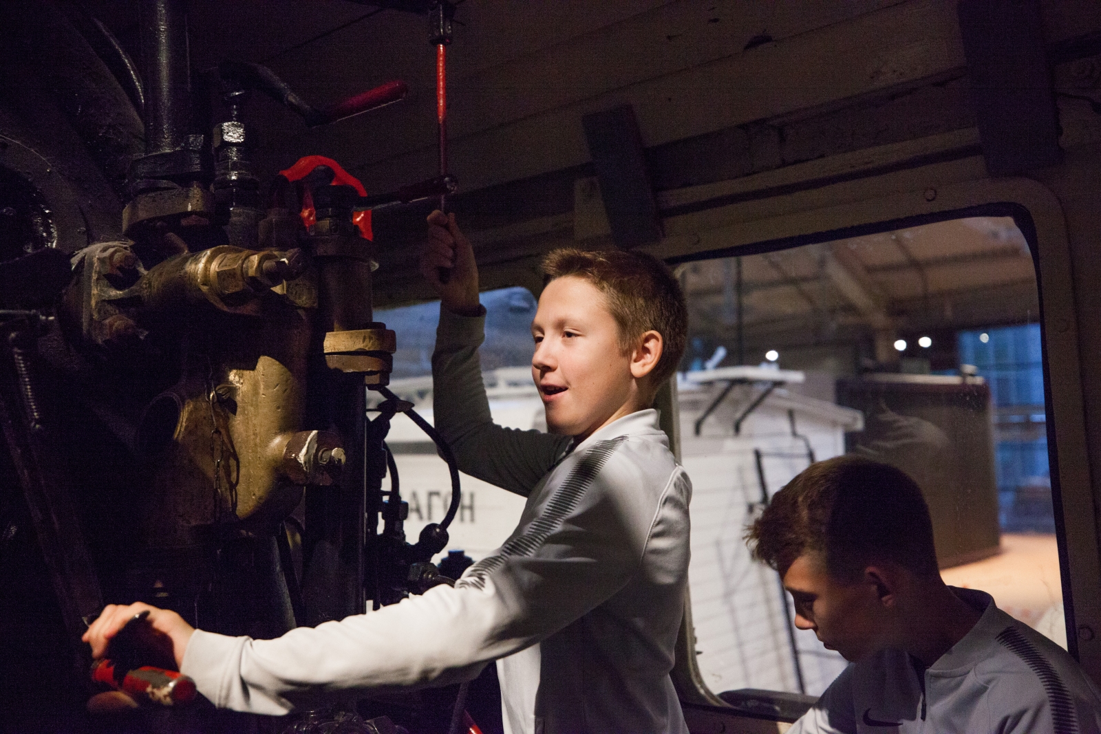 Команда Академии 2006 на экскурсии в музее железных дорог