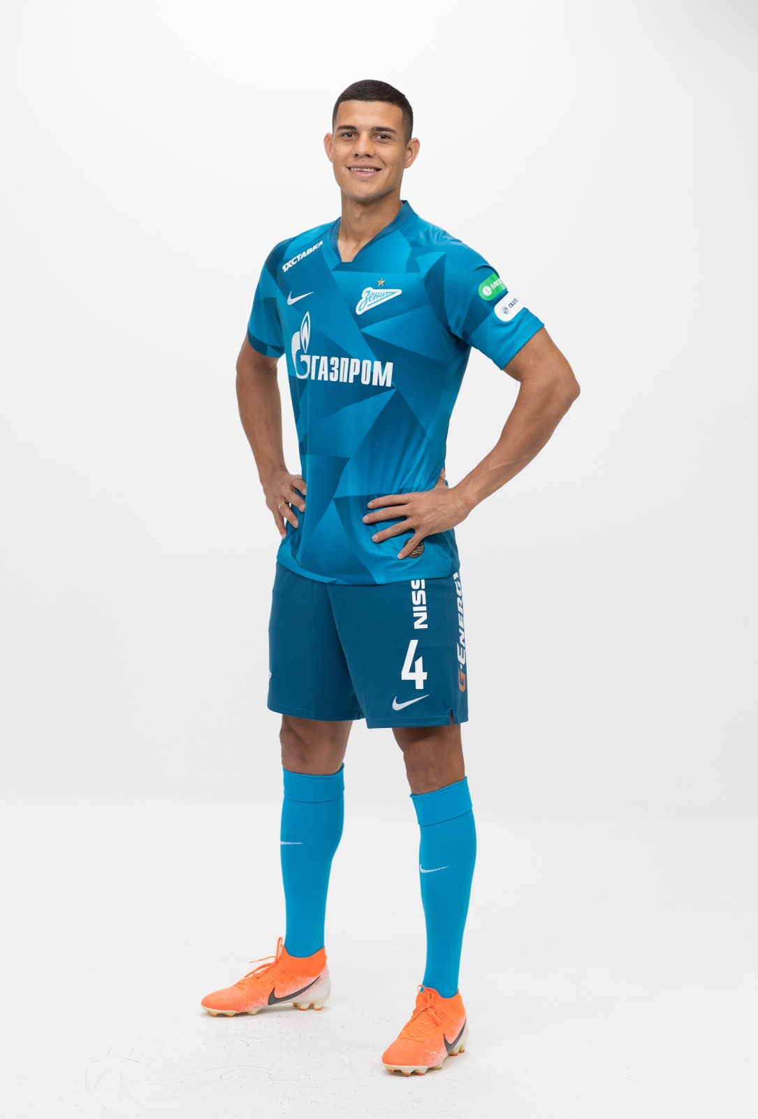 Фотосессия футболистов и тренеров основного состава ФК «Зенит» сезона 2019/20