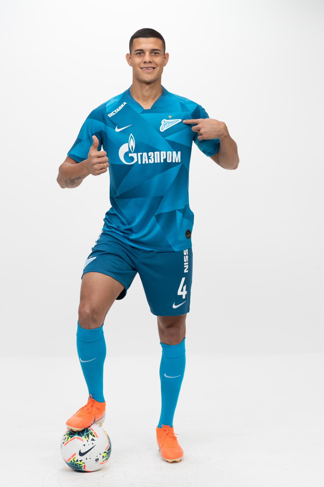 Фотосессия футболистов и тренеров основного состава ФК «Зенит» сезона 2019/20