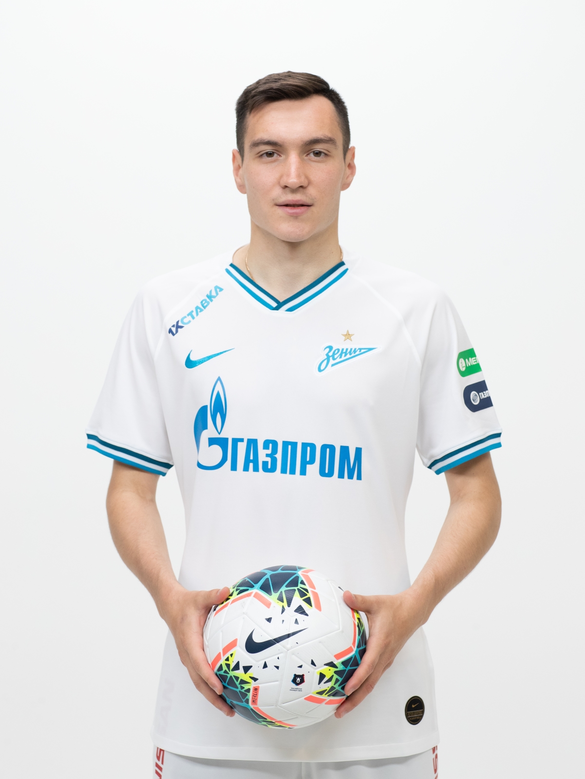 Фотосессия футболистов и тренеров основного состава ФК «Зенит» сезона 2019/20