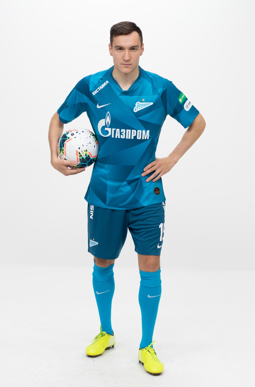 Фотосессия футболистов и тренеров основного состава ФК «Зенит» сезона 2019/20