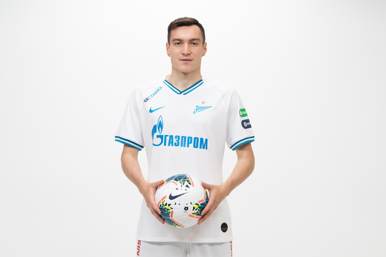 Фотосессия футболистов и тренеров основного состава ФК «Зенит» сезона 2019/20