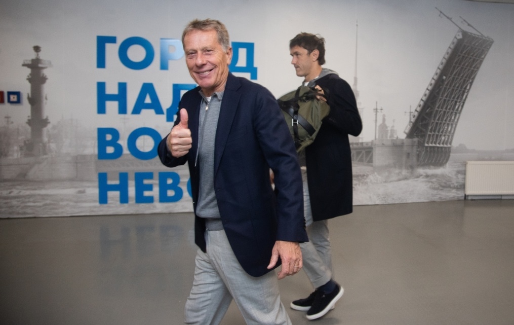 Прибытие игроков «Зенита» в костюмах Suitsupply на матч «Зенит» — «Локомотив»