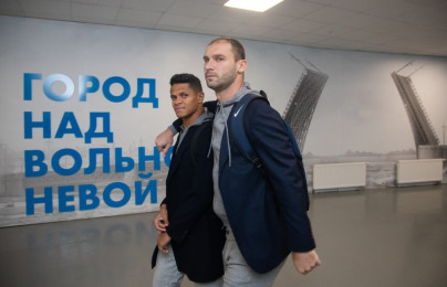 Прибытие игроков «Зенита» в костюмах Suitsupply на матч «Зенит» — «Локомотив»