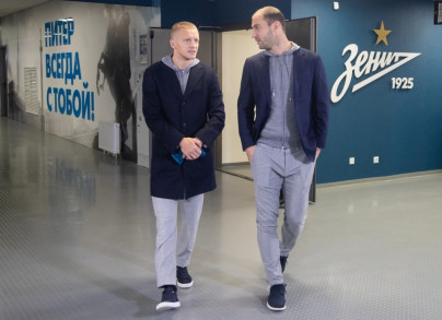 Прибытие игроков «Зенита» в костюмах Suitsupply на матч «Зенит» — «Локомотив»