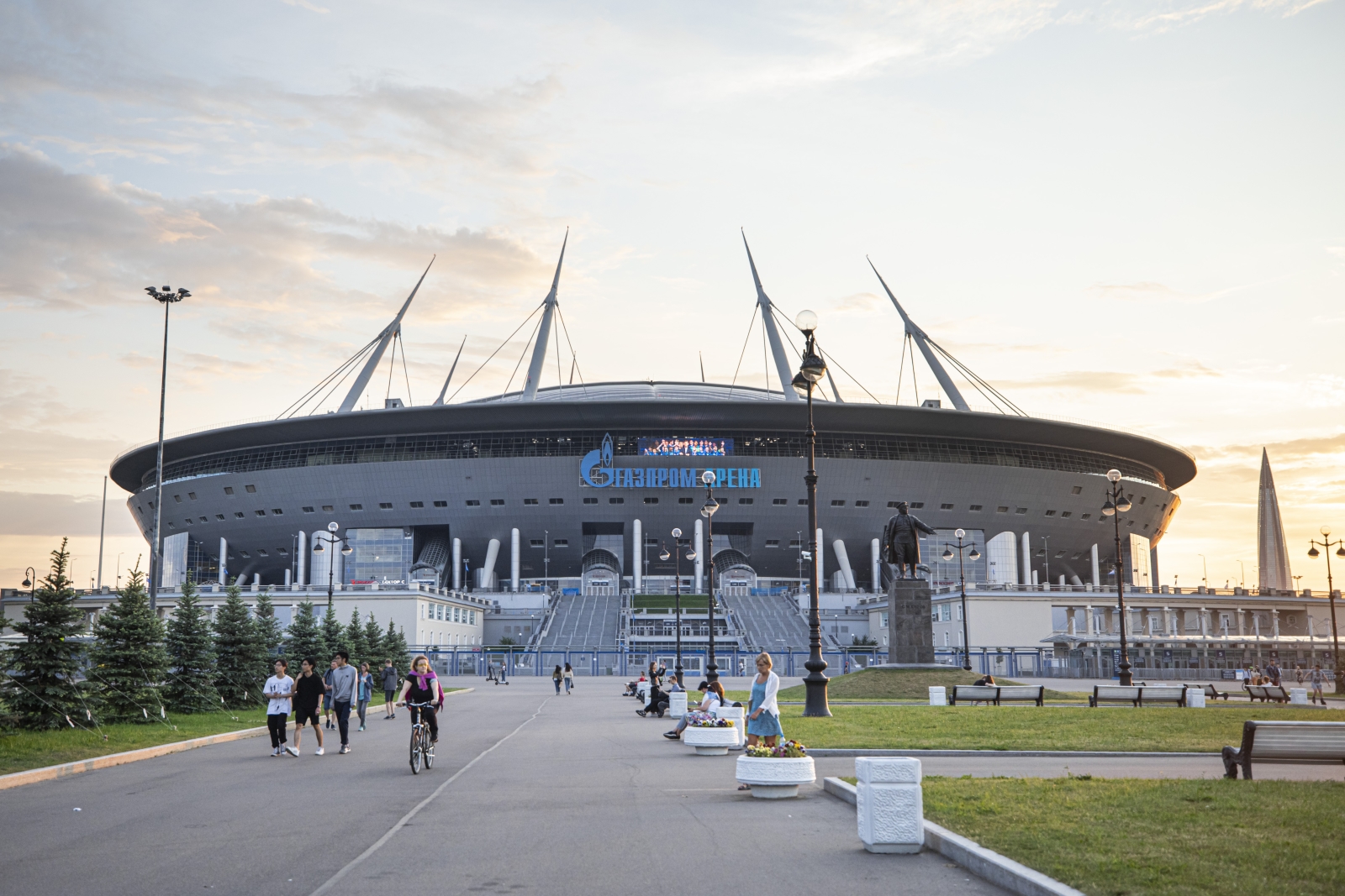 Новое оформление фасада стадиона «Газпром Арена»