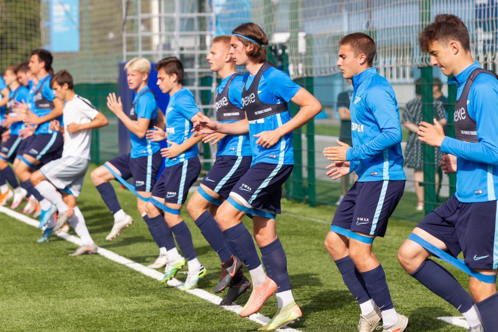 Андрей Аршавин принял участие в тренировке команды «Газпром»-Академии U-17