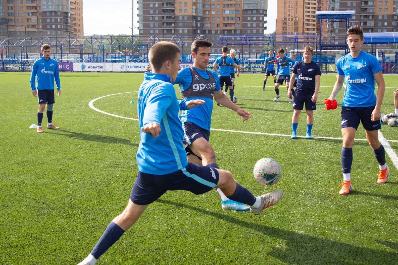 Андрей Аршавин принял участие в тренировке команды «Газпром»-Академии U-17