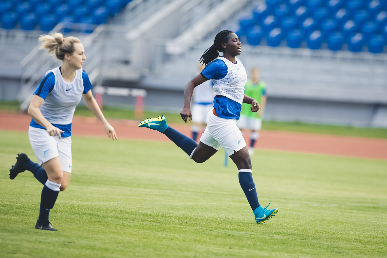 Тренировка женской команды в Красноярске