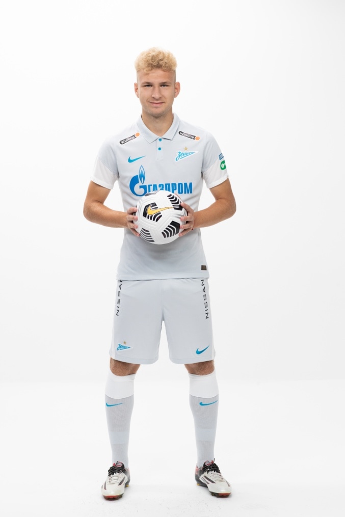 Фотосессия футболистов и тренеров основного состава ФК «Зенит» сезона 2020/21