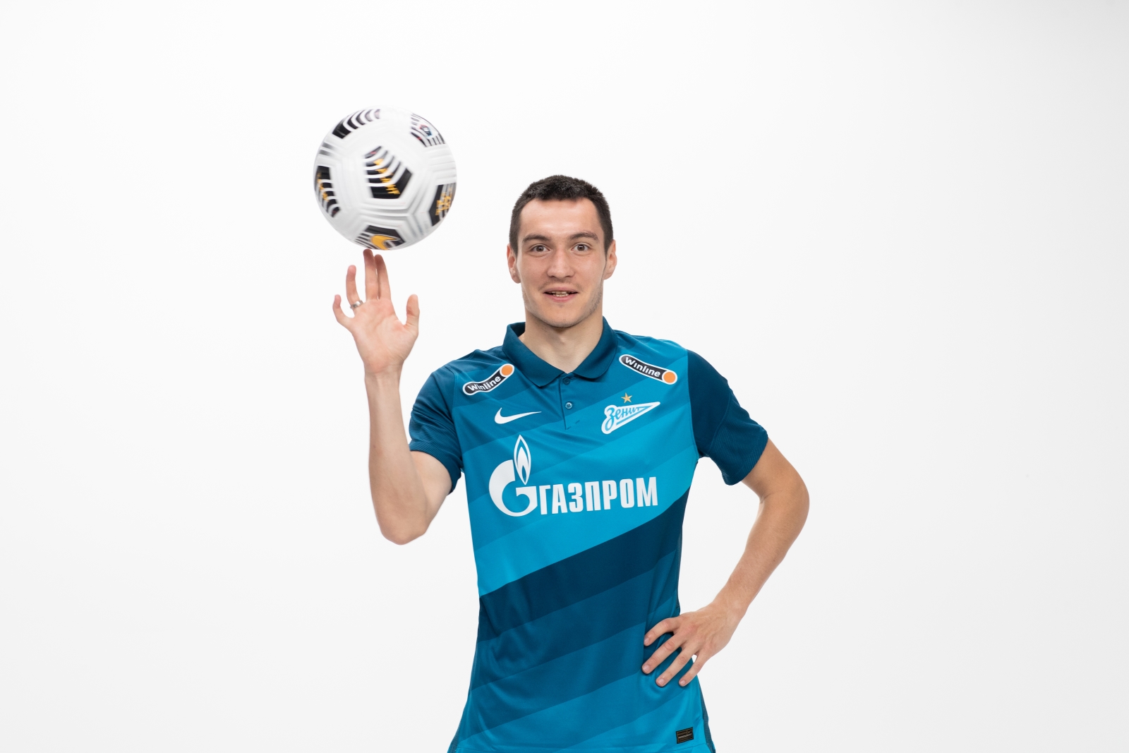 Фотосессия футболистов и тренеров основного состава ФК «Зенит» сезона 2020/21