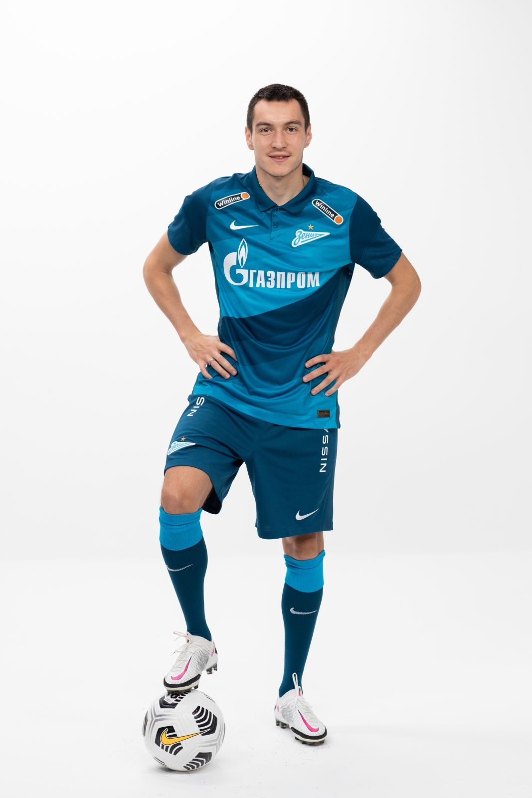 Фотосессия футболистов и тренеров основного состава ФК «Зенит» сезона 2020/21