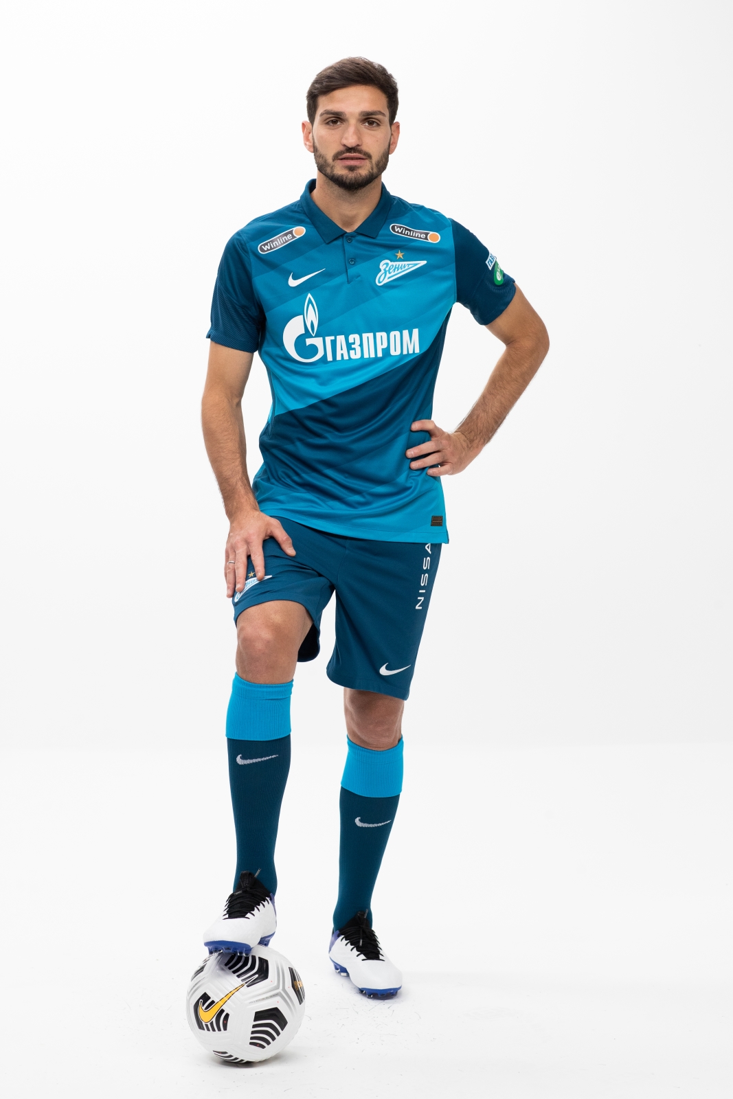 Фотосессия футболистов и тренеров основного состава ФК «Зенит» сезона 2020/21