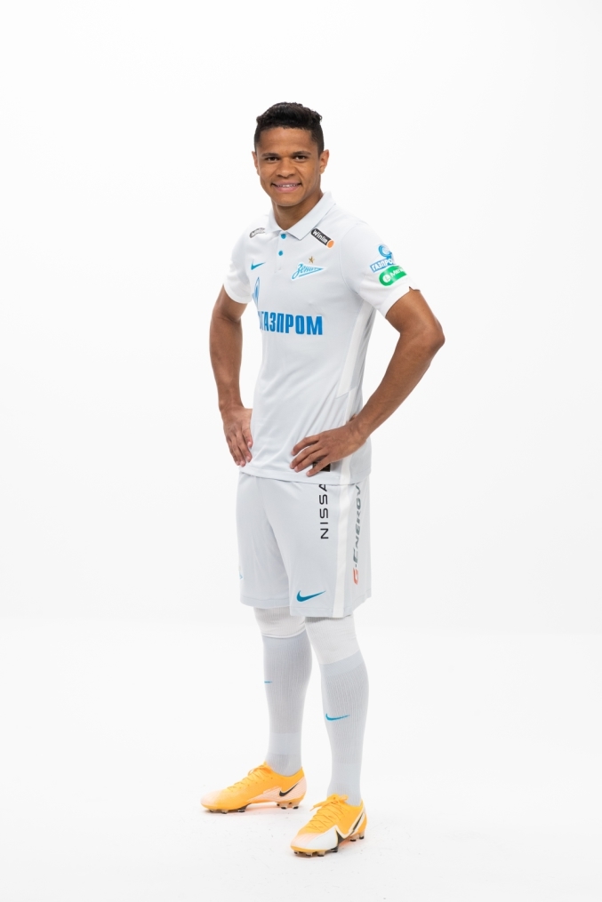 Фотосессия футболистов и тренеров основного состава ФК «Зенит» сезона 2020/21