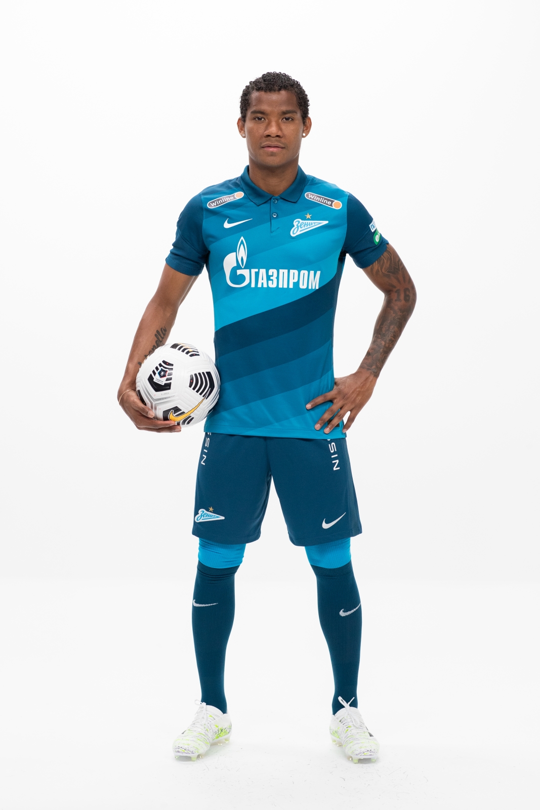 Фотосессия футболистов и тренеров основного состава ФК «Зенит» сезона 2020/21