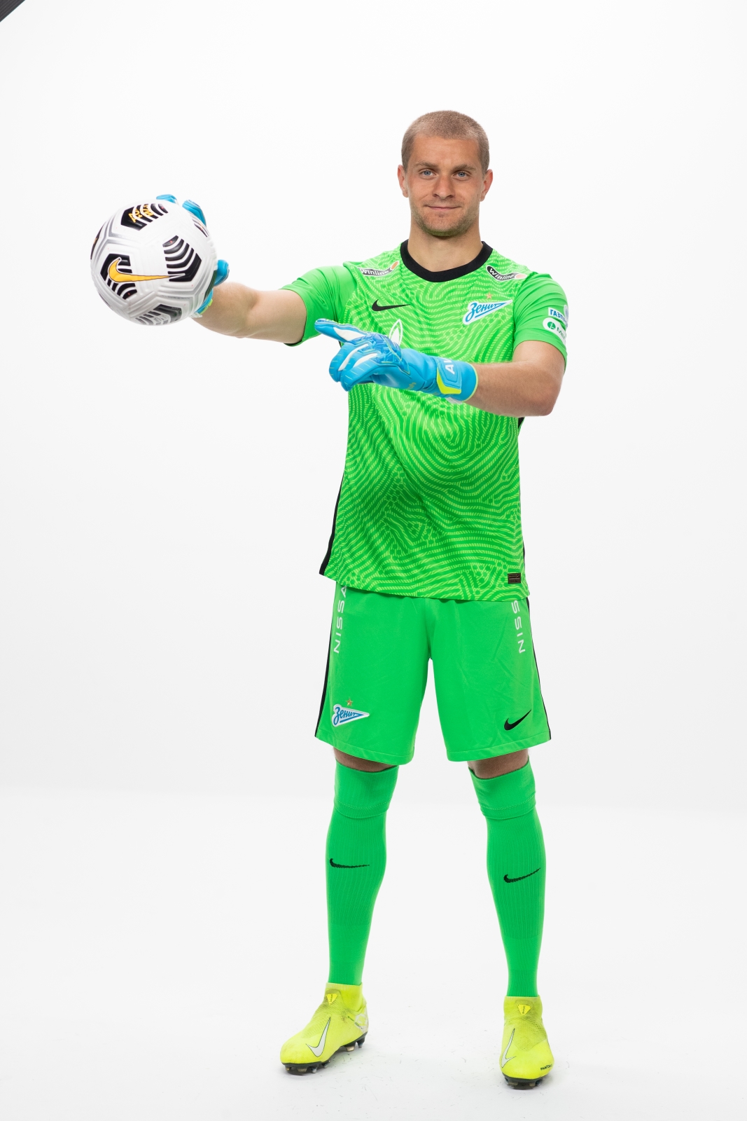 Фотосессия футболистов и тренеров основного состава ФК «Зенит» сезона 2020/21