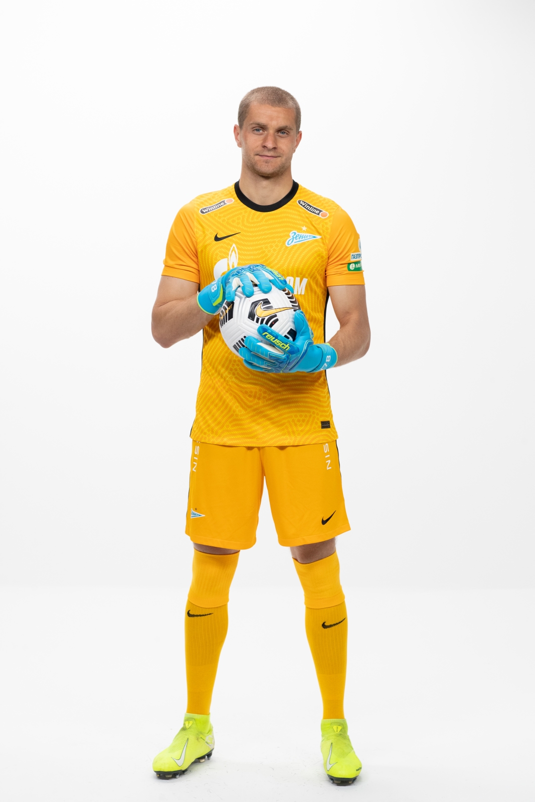 Фотосессия футболистов и тренеров основного состава ФК «Зенит» сезона 2020/21