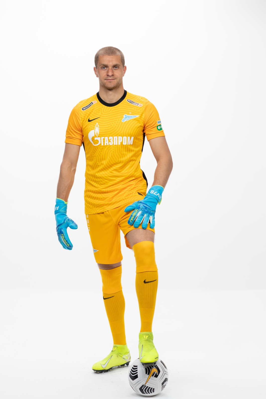 Фотосессия футболистов и тренеров основного состава ФК «Зенит» сезона 2020/21