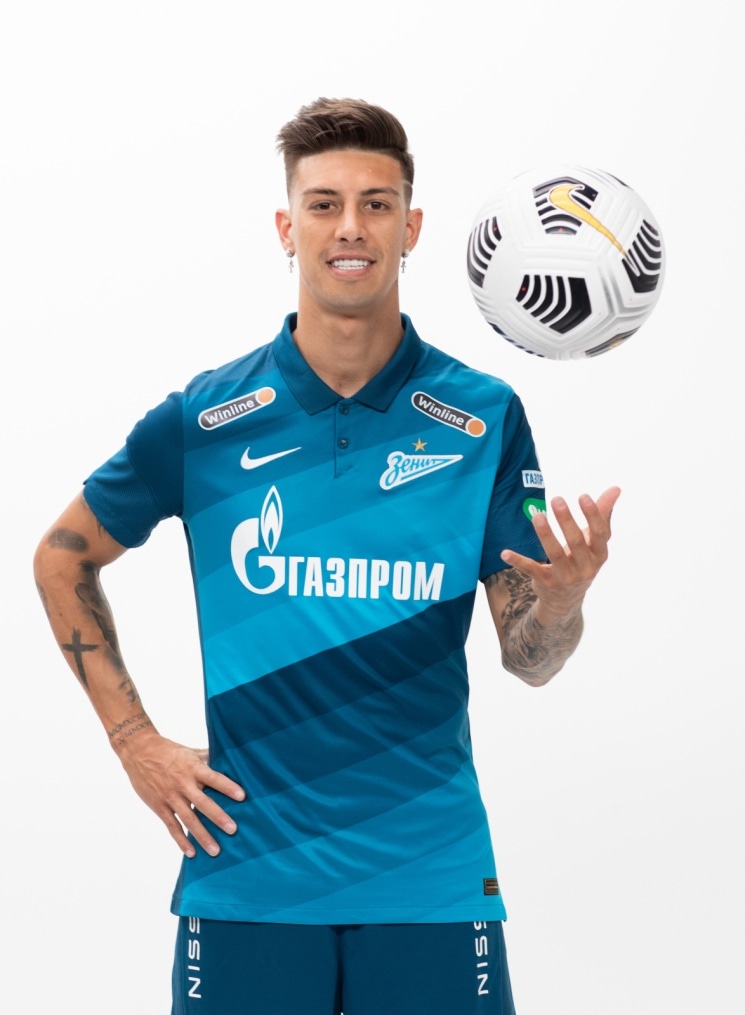 Фотосессия футболистов и тренеров основного состава ФК «Зенит» сезона 2020/21