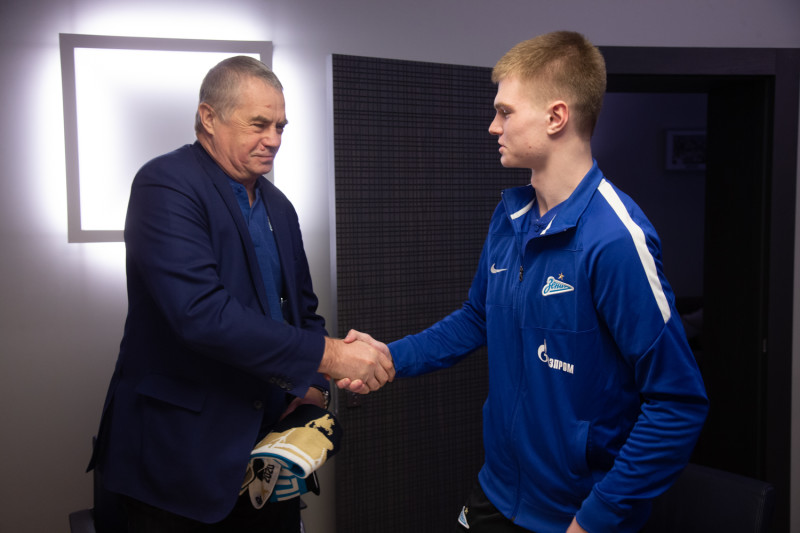 Подписание профессиональных контрактов футболистов юношеского «Зенита»