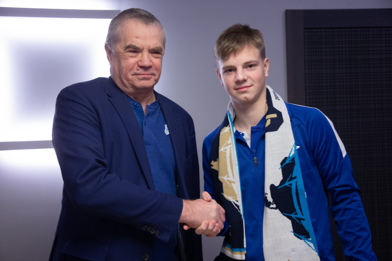 Подписание профессиональных контрактов футболистов юношеского «Зенита»