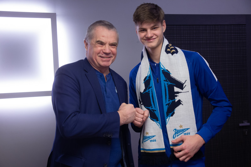 Подписание профессиональных контрактов футболистов юношеского «Зенита»