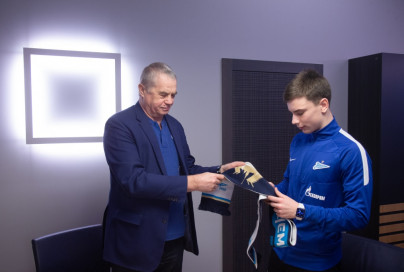 Подписание профессиональных контрактов футболистов юношеского «Зенита»