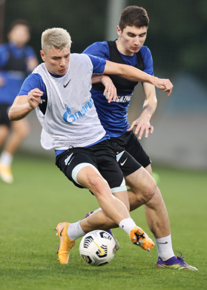 «Газпром»-тренировочные сборы «Зенита» в Дубае: 16 января, вечерняя тренировка