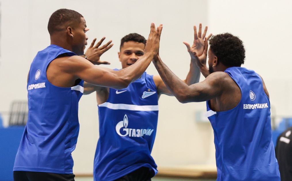 «Газпром»-тренировочные сборы «Зенита» в Дубае: 17 января, утренняя тренировка