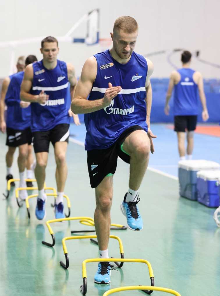 «Газпром»-тренировочные сборы «Зенита» в Дубае: 17 января, утренняя тренировка