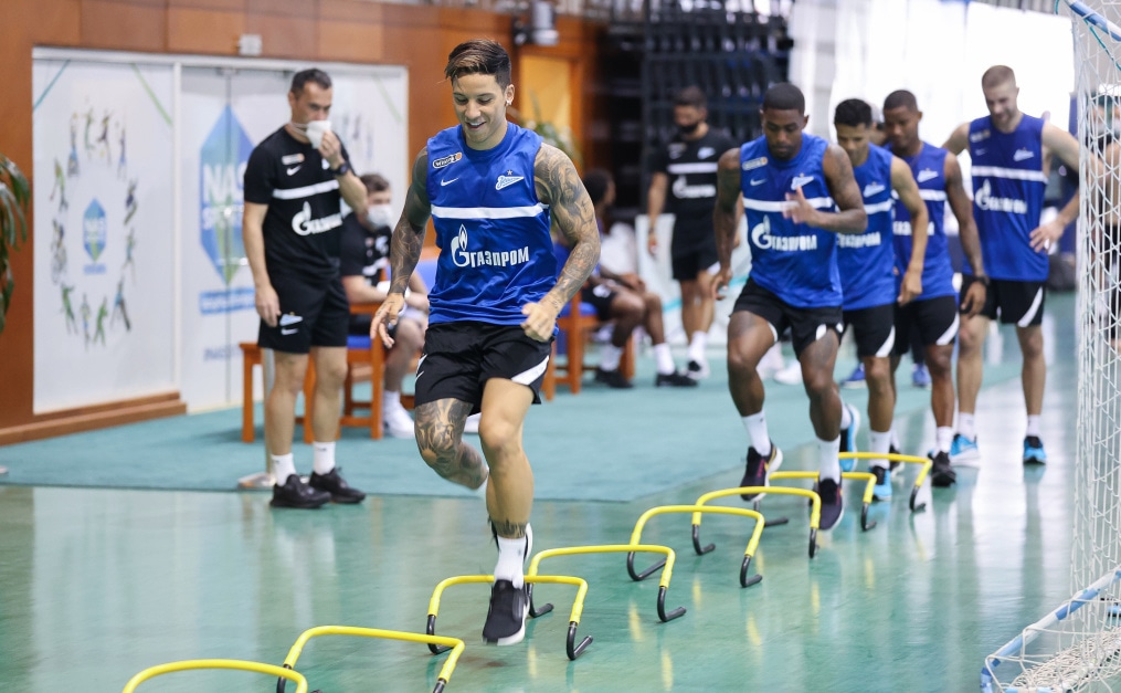 «Газпром»-тренировочные сборы «Зенита» в Дубае: 17 января, утренняя тренировка