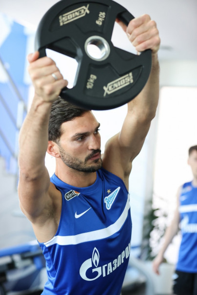 «Газпром»-тренировочные сборы «Зенита» в Дубае: 17 января, утренняя тренировка