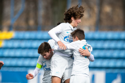 Юношеская футбольная лига-2, СШОР «Зенит» U-17 — «Зенит» U-17