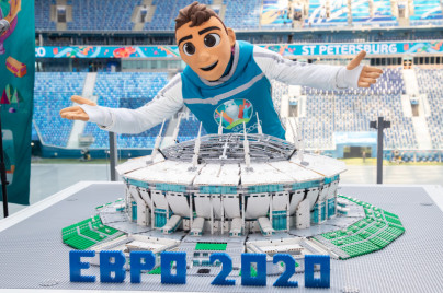 50 дней до Евро-2020: презентация модели стадиона «Санкт-Петербург» из конструктора Лего