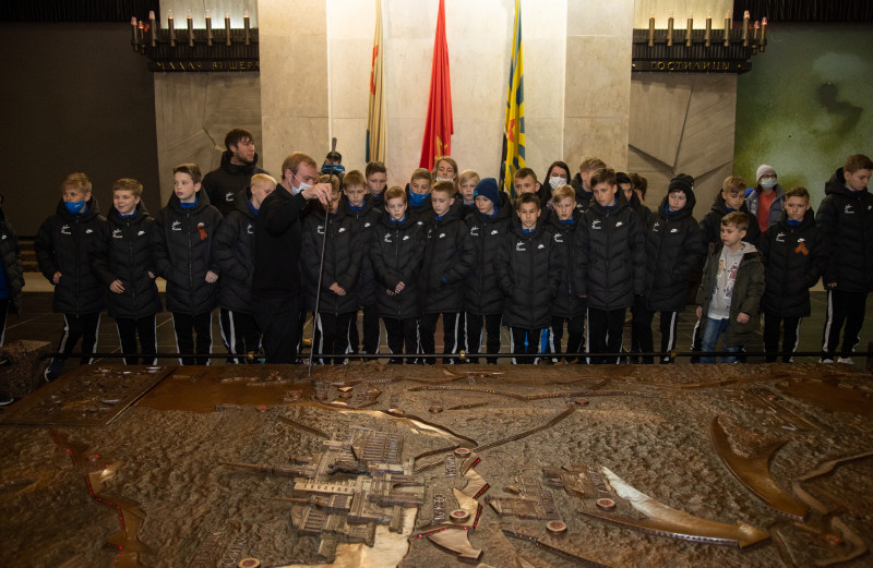 Команды Академии «Зенита» посетили Монумент героическим защитникам Ленинграда