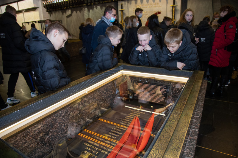 Команды Академии «Зенита» посетили Монумент героическим защитникам Ленинграда