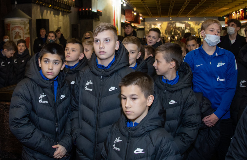 Команды Академии «Зенита» посетили Монумент героическим защитникам Ленинграда