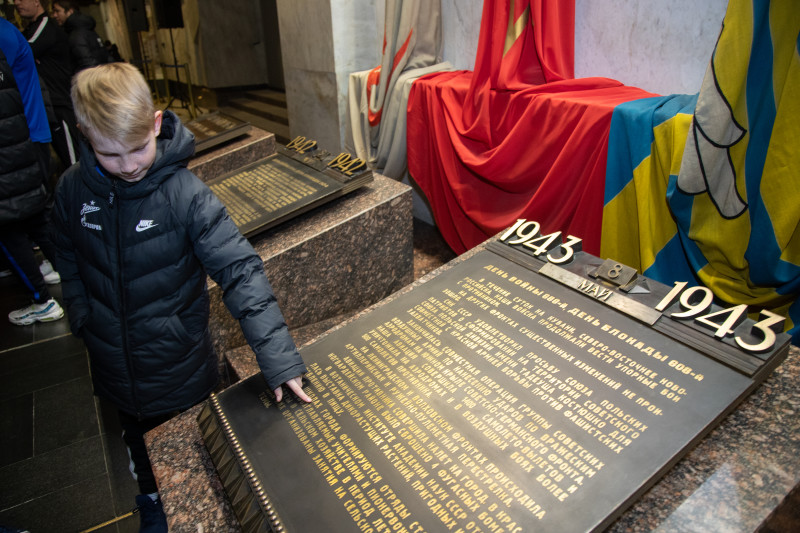 Команды Академии «Зенита» посетили Монумент героическим защитникам Ленинграда