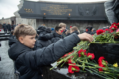 Команды Академии «Зенита» посетили Монумент героическим защитникам Ленинграда