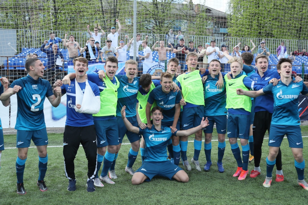 Церемония награждения «Зенита» U-16 кубком и золотыми медалями Чемпионов России