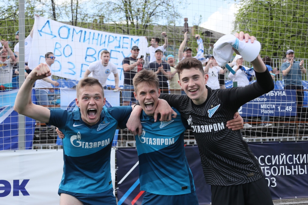 Церемония награждения «Зенита» U-16 кубком и золотыми медалями Чемпионов России