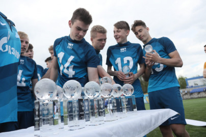 Церемония награждения «Зенита» U-16 кубком и золотыми медалями Чемпионов России