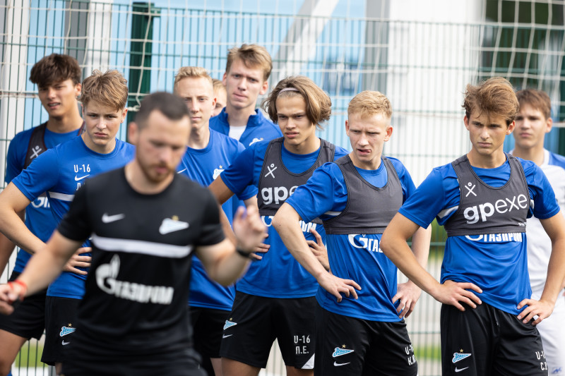 «Зенит» U-17 возобновил тренировки в «Газпром»-Академии