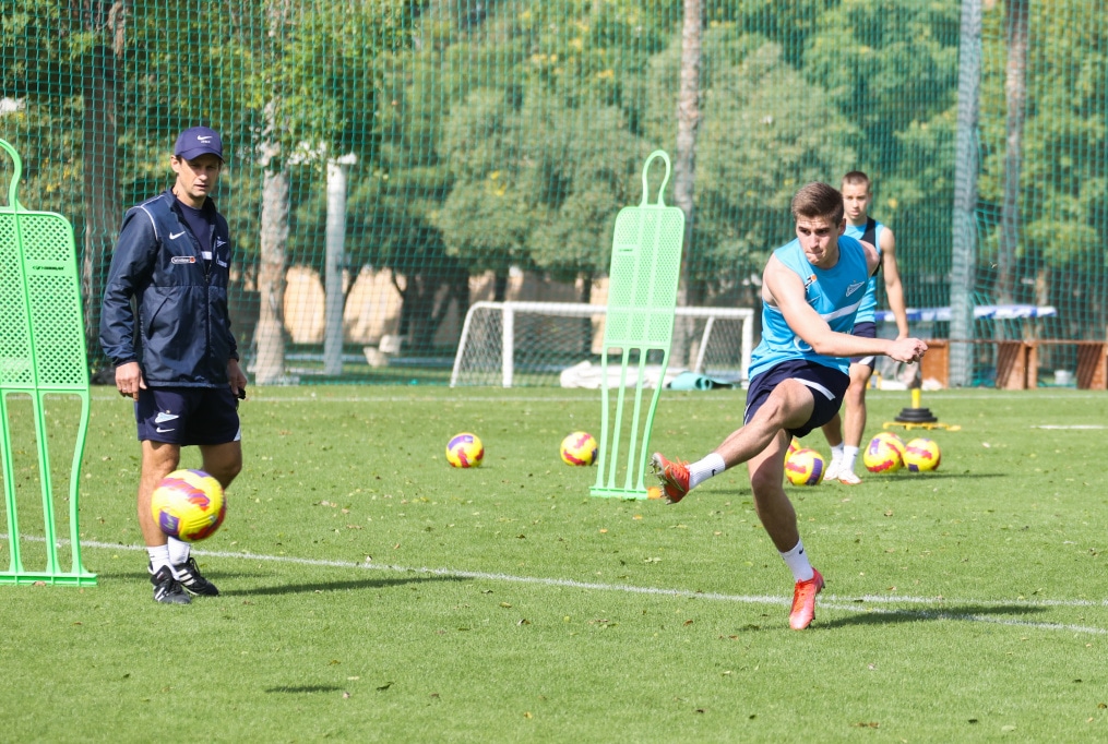 «Газпром»-тренировочные сборы в Дубае: 21 января, утренняя тренировка