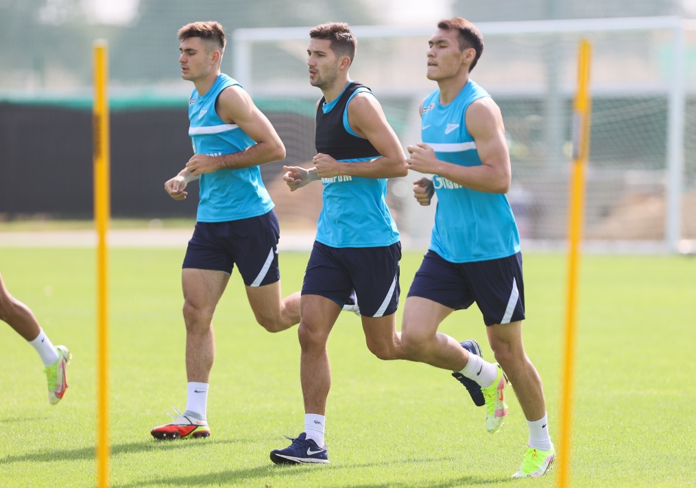 «Газпром»-тренировочные сборы в Дубае: 17 января, утренняя тренировка