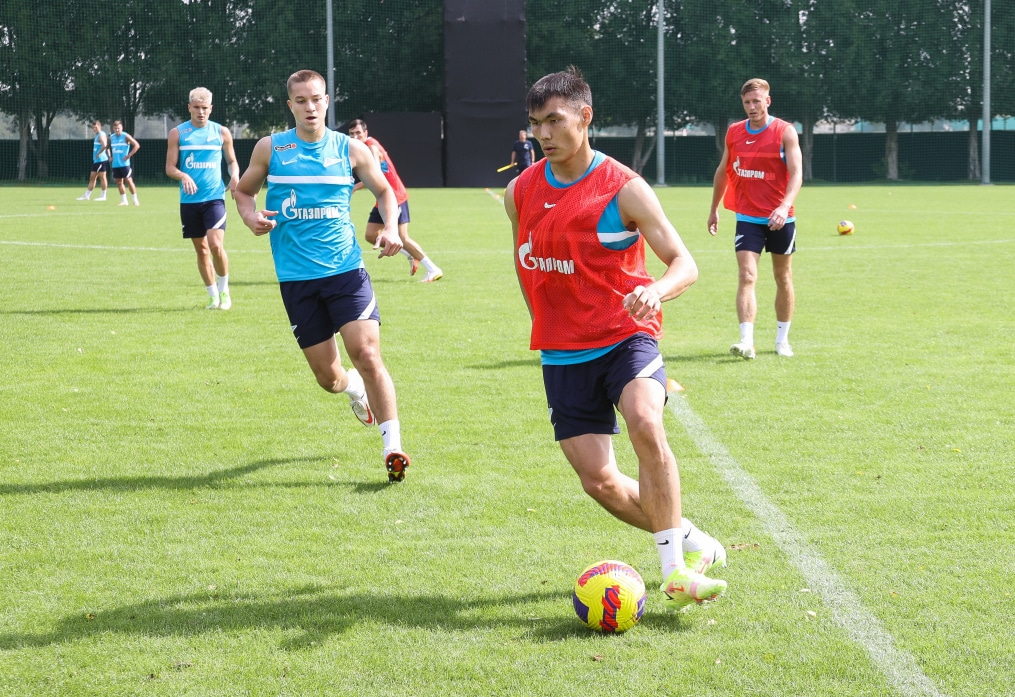 «Газпром»-тренировочные сборы в Дубае: 17 января, утренняя тренировка