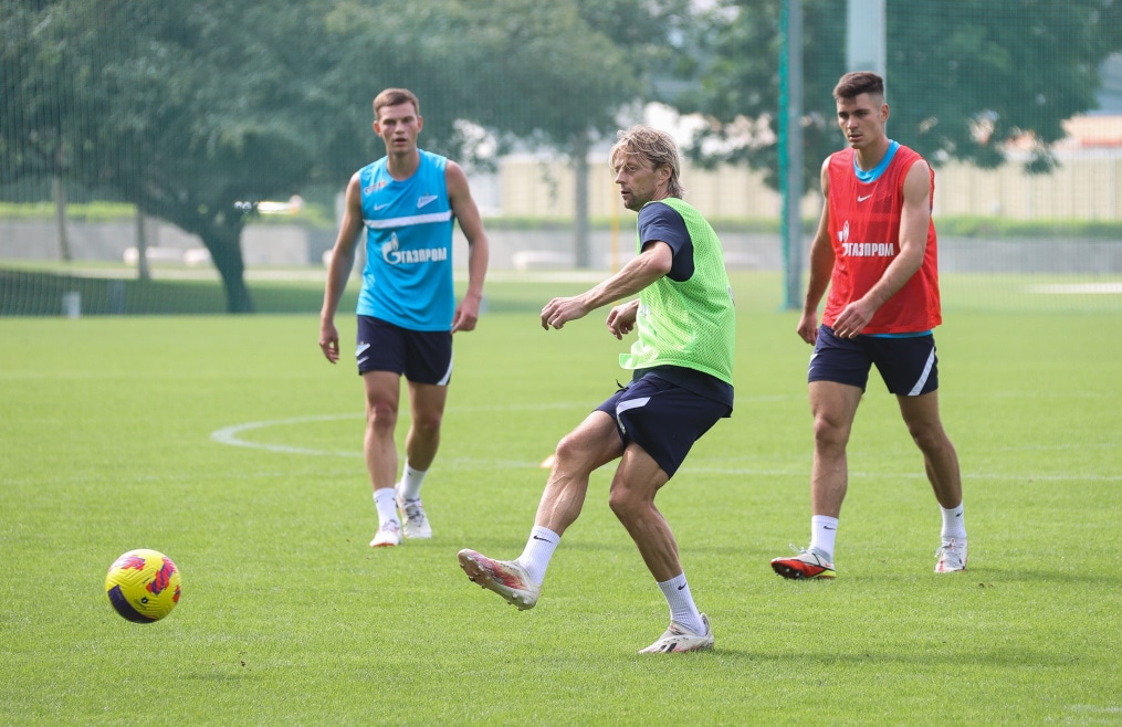 «Газпром»-тренировочные сборы в Дубае: 17 января, утренняя тренировка