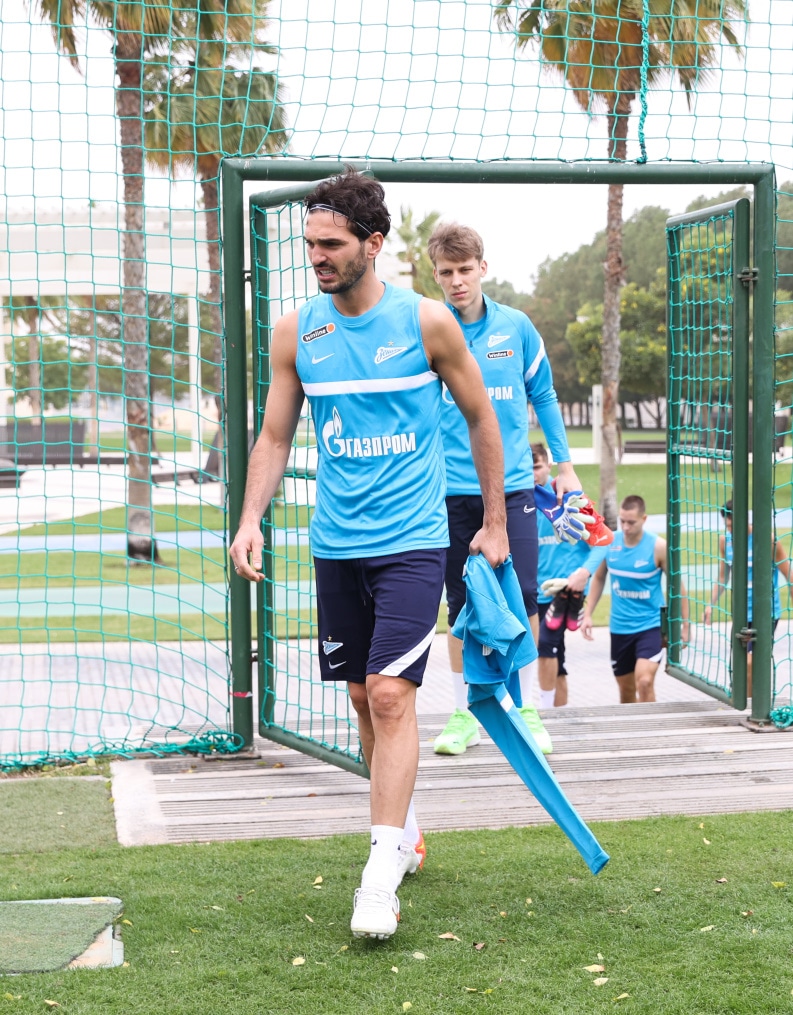 «Газпром»-тренировочные сборы в Дубае: 15 января, утренняя тренировка